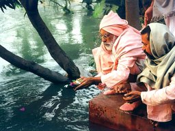 gurudeva-offering-ganga